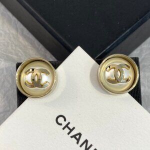 Chanel gold circle pearl double C letter earrings